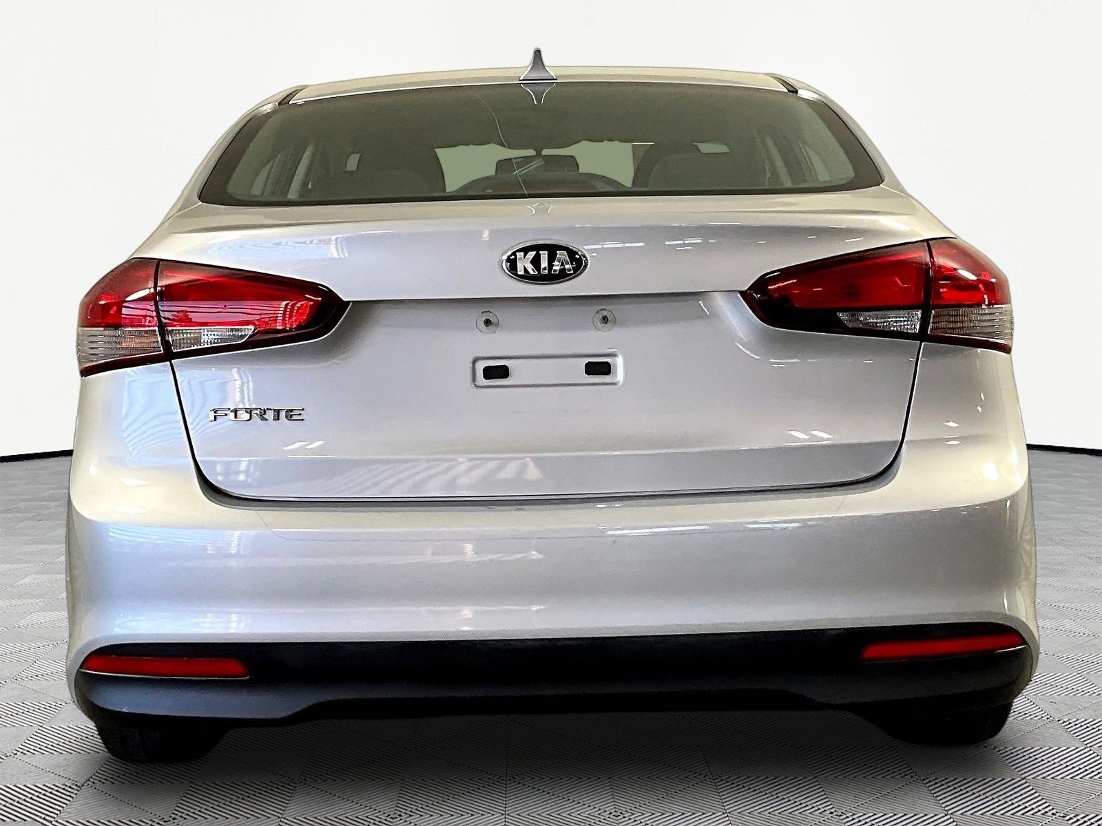 Used 2017 Kia Forte LX FWD image 5