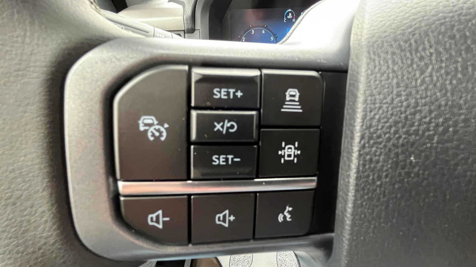 Used 2025 Ford F150 XLT w/ Equipment Group 302A MID RWD image 14