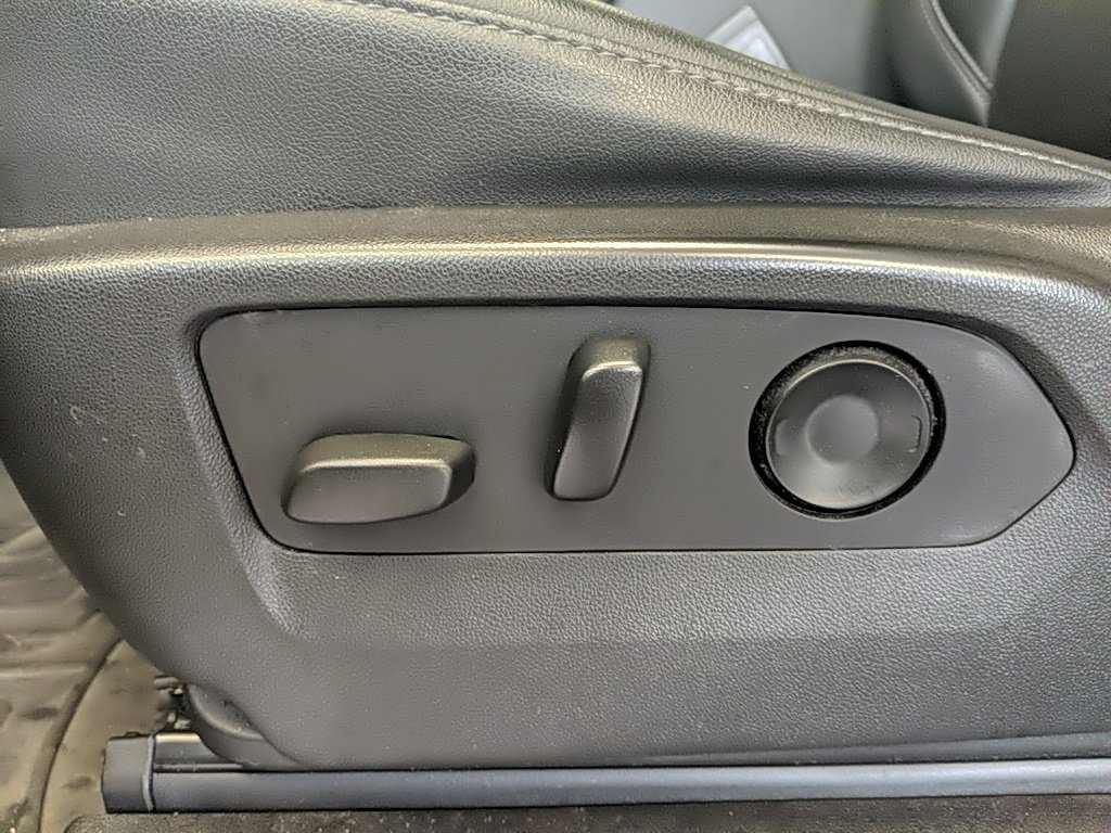 Used 2021 Chevrolet Tahoe Z71 w/ Luxury Package image 15