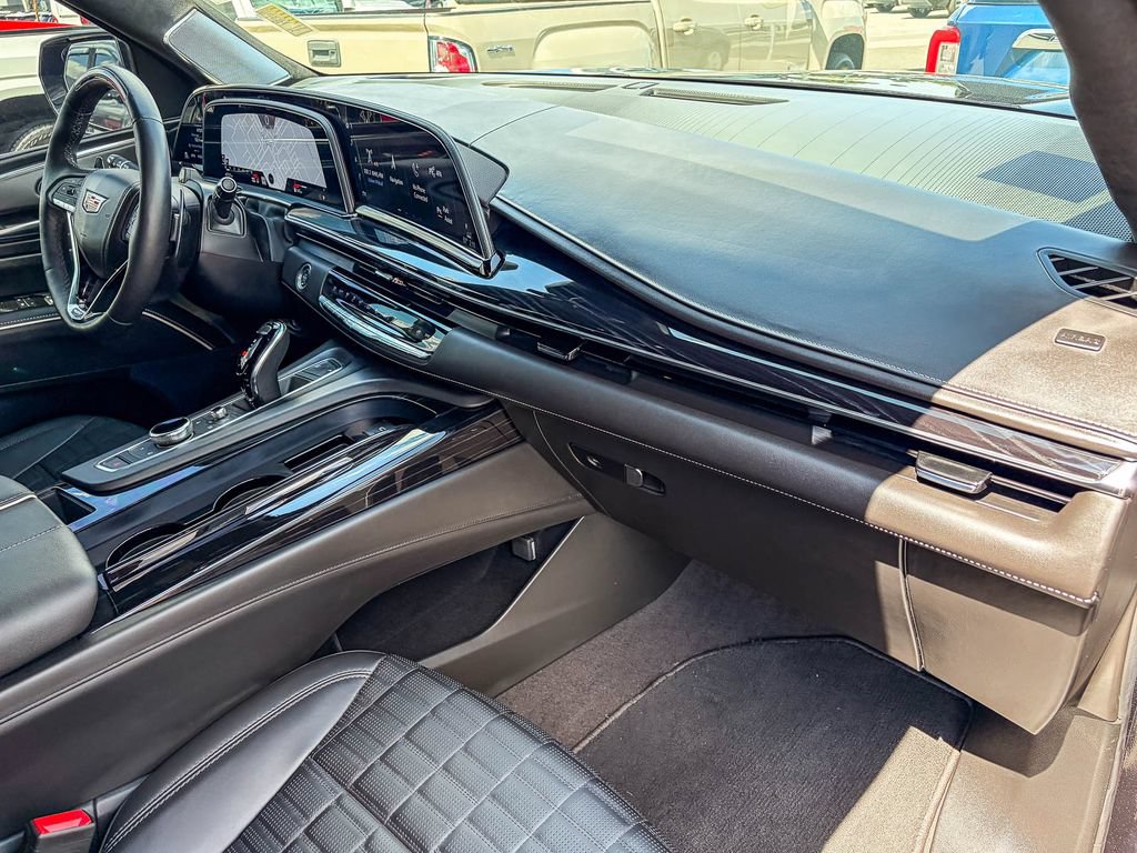 Used 2024 Cadillac Escalade ESV V AWD/4WD image 35