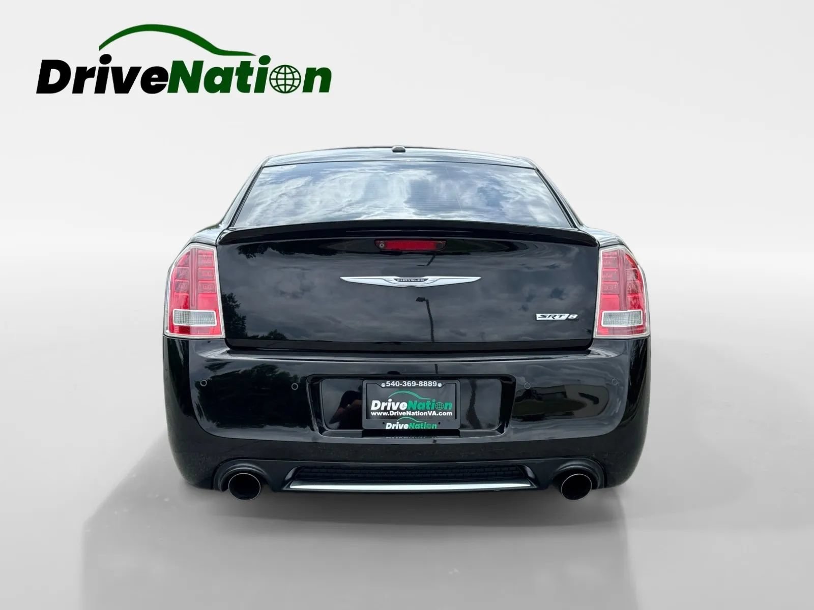 Used 2012 Chrysler 300 SRT8 w/ 19-Premium Speaker Group RWD image 6
