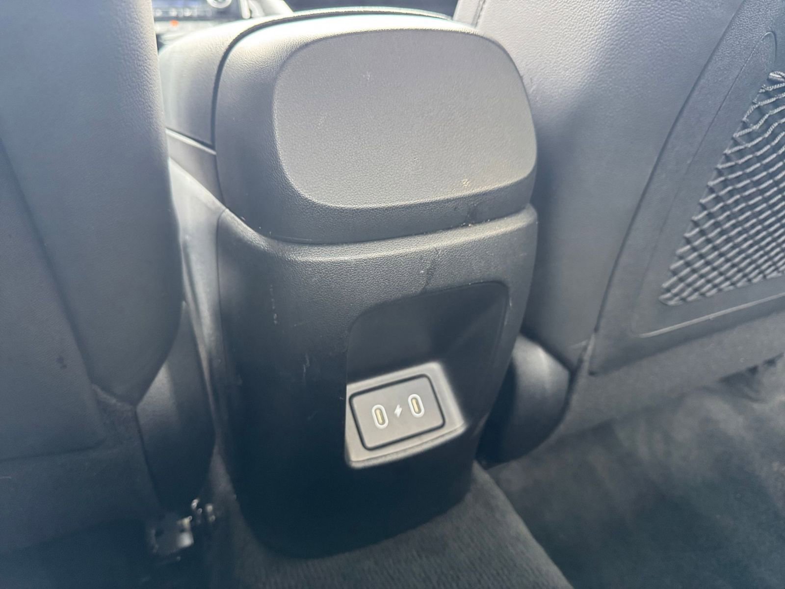 Used 2025 Hyundai Elantra Limited FWD image 24