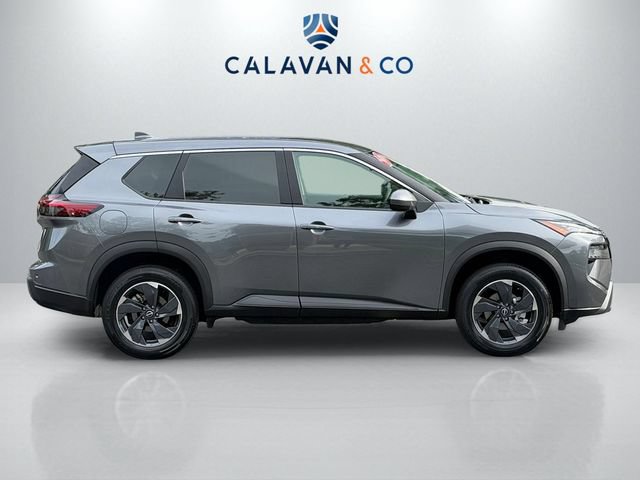Used 2026 Nissan Rogue SV FWD image 8
