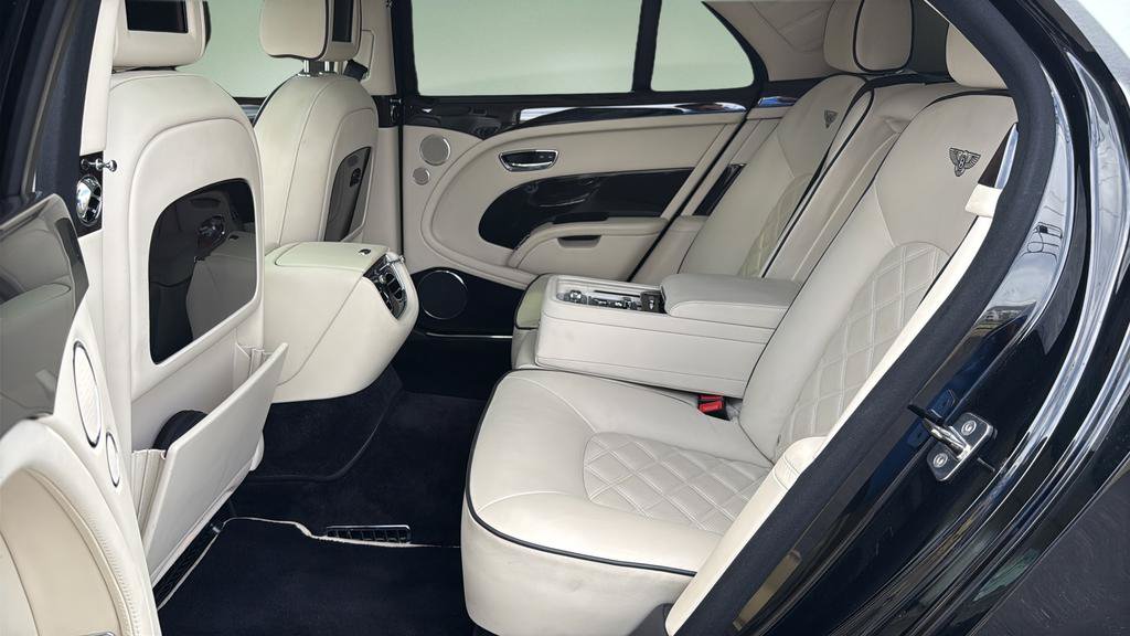 Used 2013 Bentley Mulsanne RWD image 24