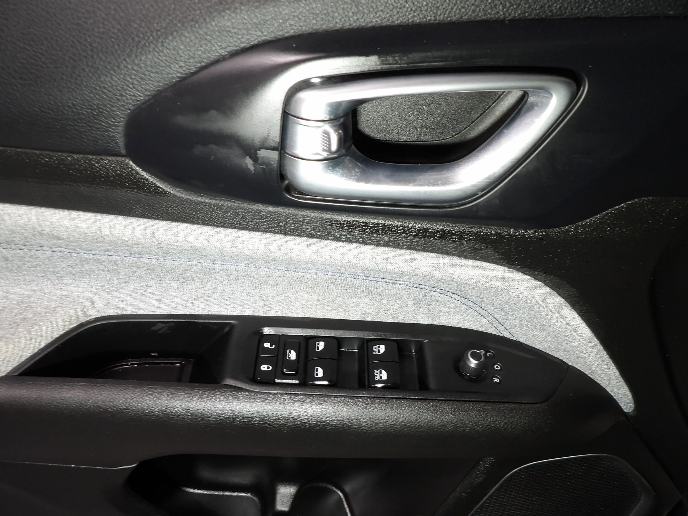 Used 2024 Jeep Compass Latitude AWD/4WD image 9