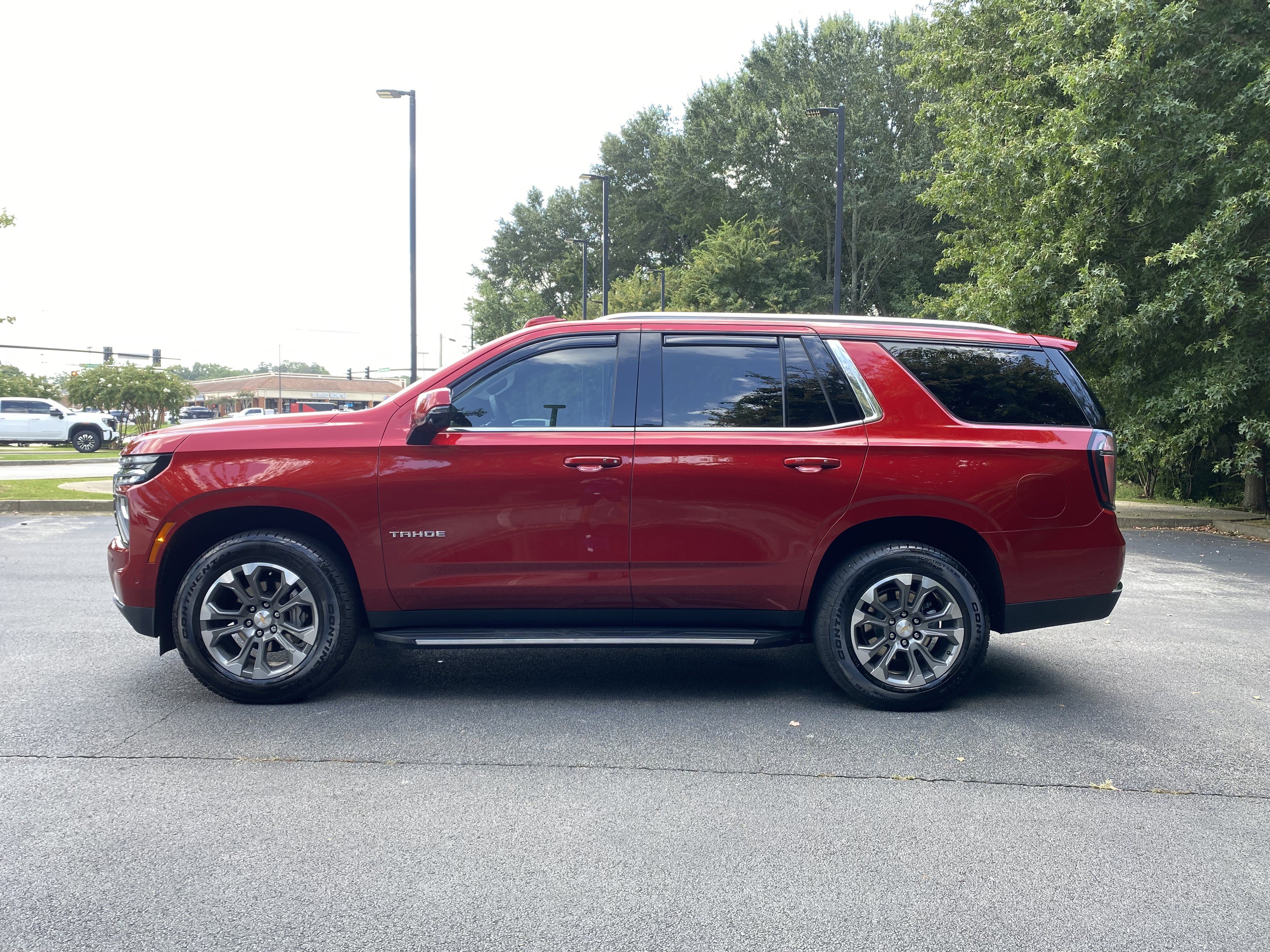 Used 2025 Chevrolet Tahoe LT w/ Comfort Package AWD/4WD image 6