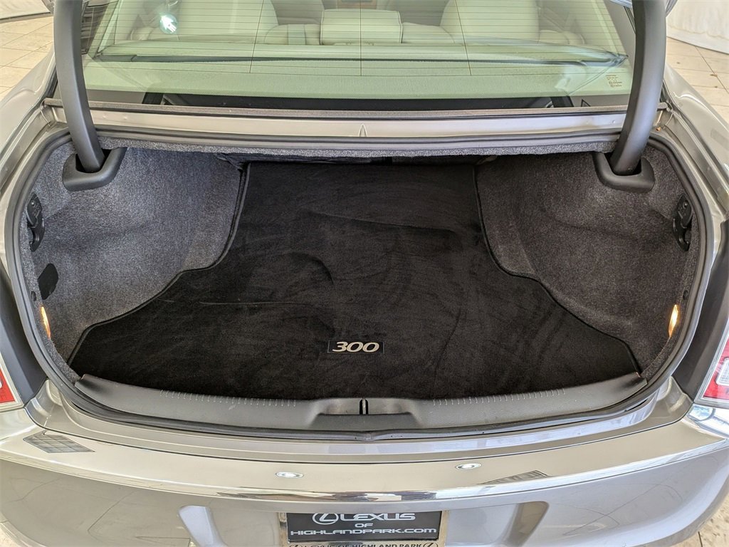 Used 2014 Chrysler 300 C image 30