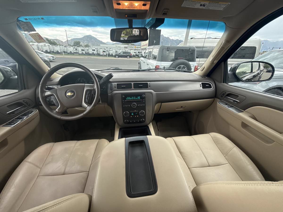 Used 2013 Chevrolet Avalanche LT w/ Suspension Package, Off-Road AWD/4WD image 15