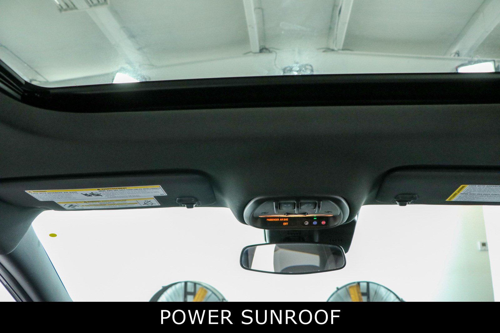 Used 2024 Chevrolet Trax RS w/ Sunroof Package FWD image 21