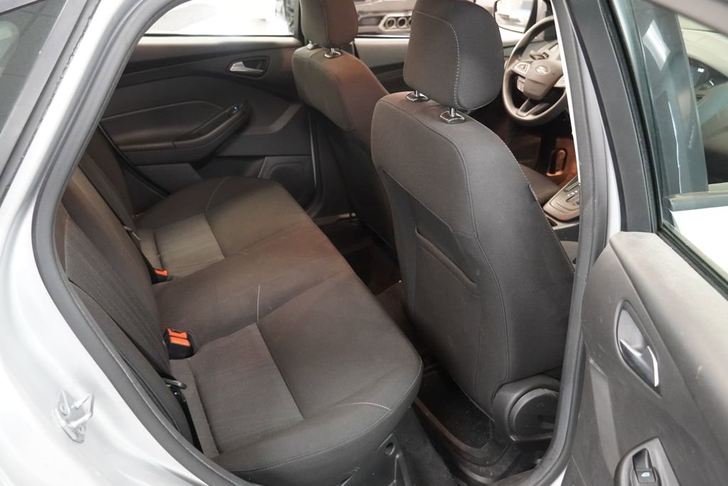 Used 2018 Ford Focus SE FWD image 19