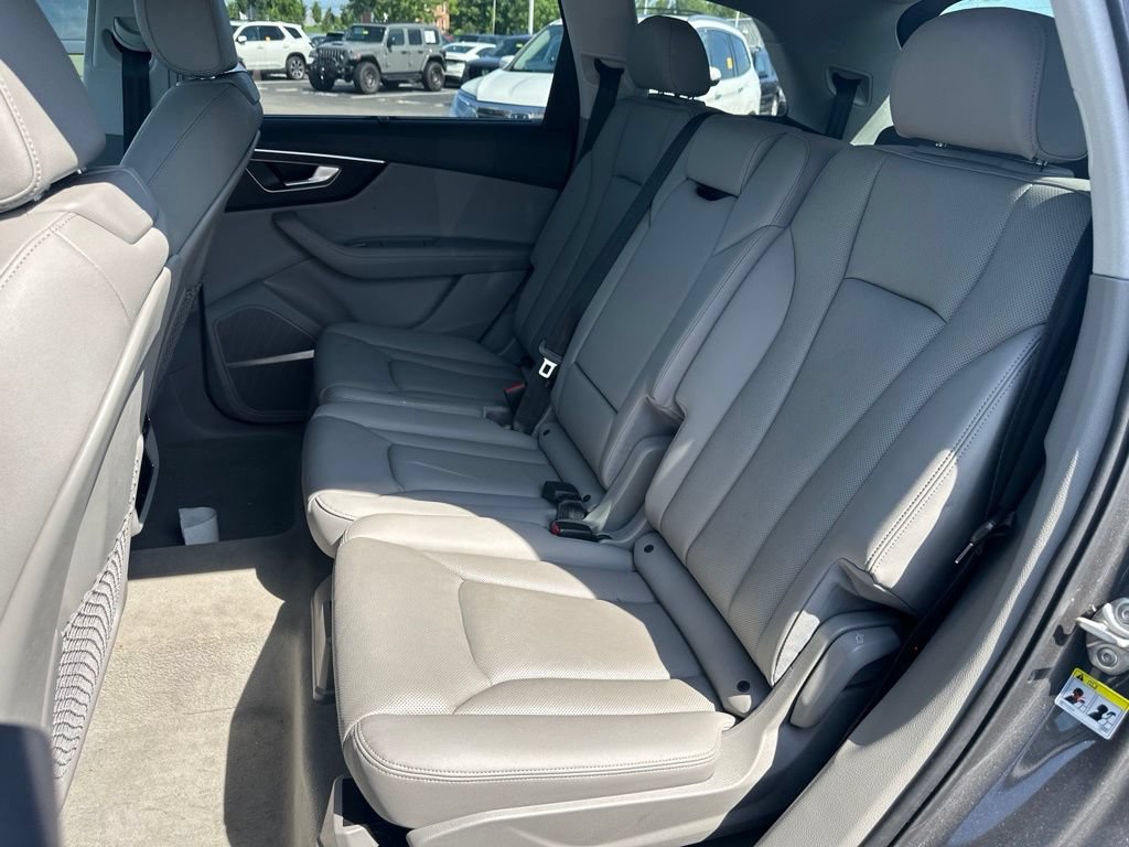 Used 2023 Audi Q7 2.0T Premium Plus w/ Premium Plus Package AWD/4WD image 15