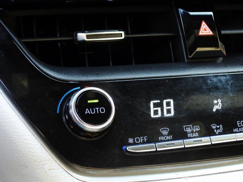 Used 2020 Toyota Corolla SE image 55