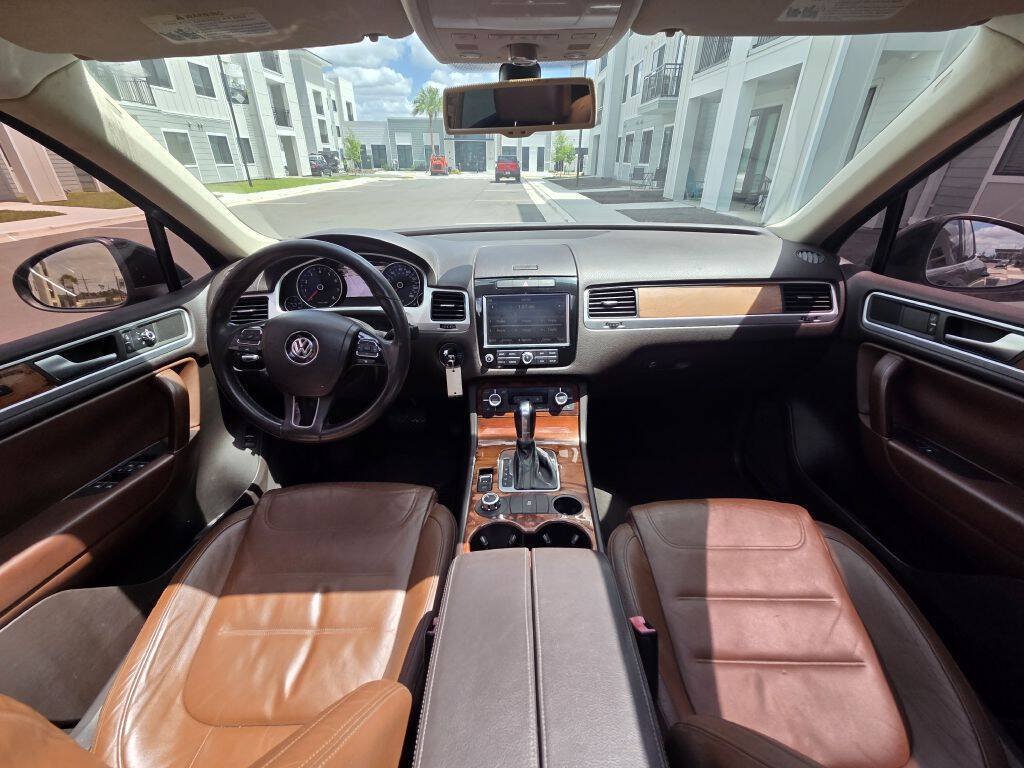 Used 2011 Volkswagen Touareg VR6 AWD/4WD image 17