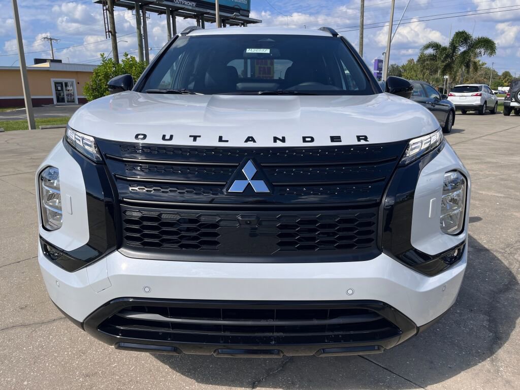 New 2025 Mitsubishi Outlander SEL Black Edition image 8