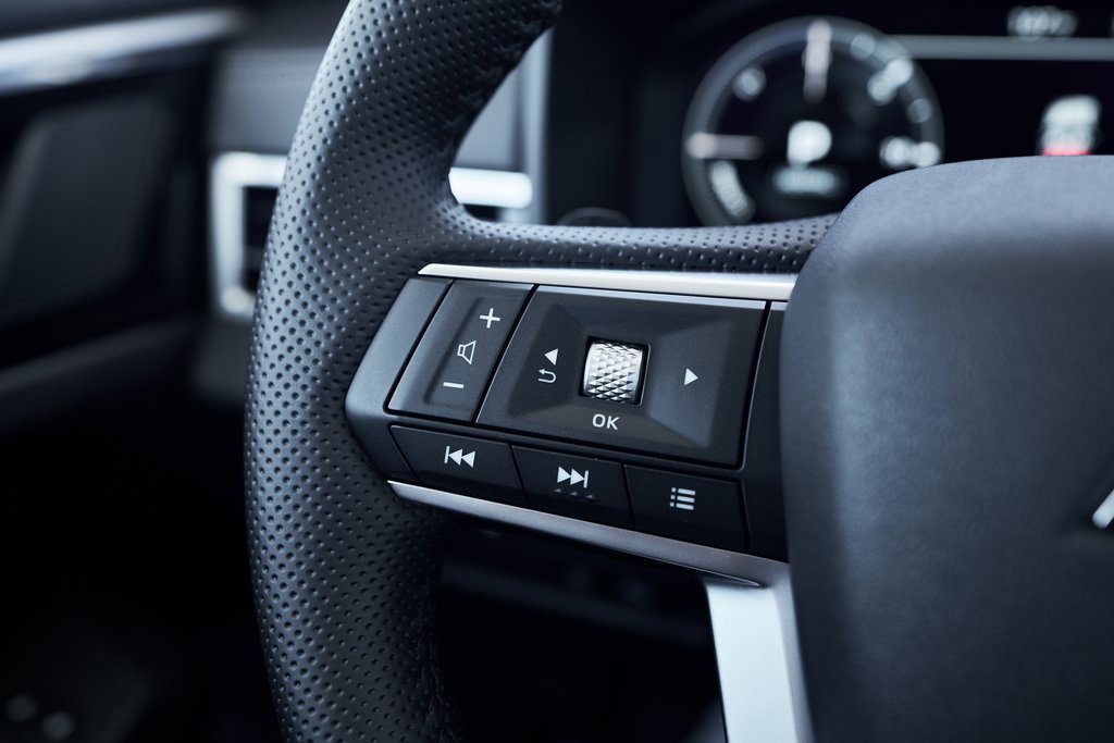 New 2025 Mitsubishi Outlander SE image 32