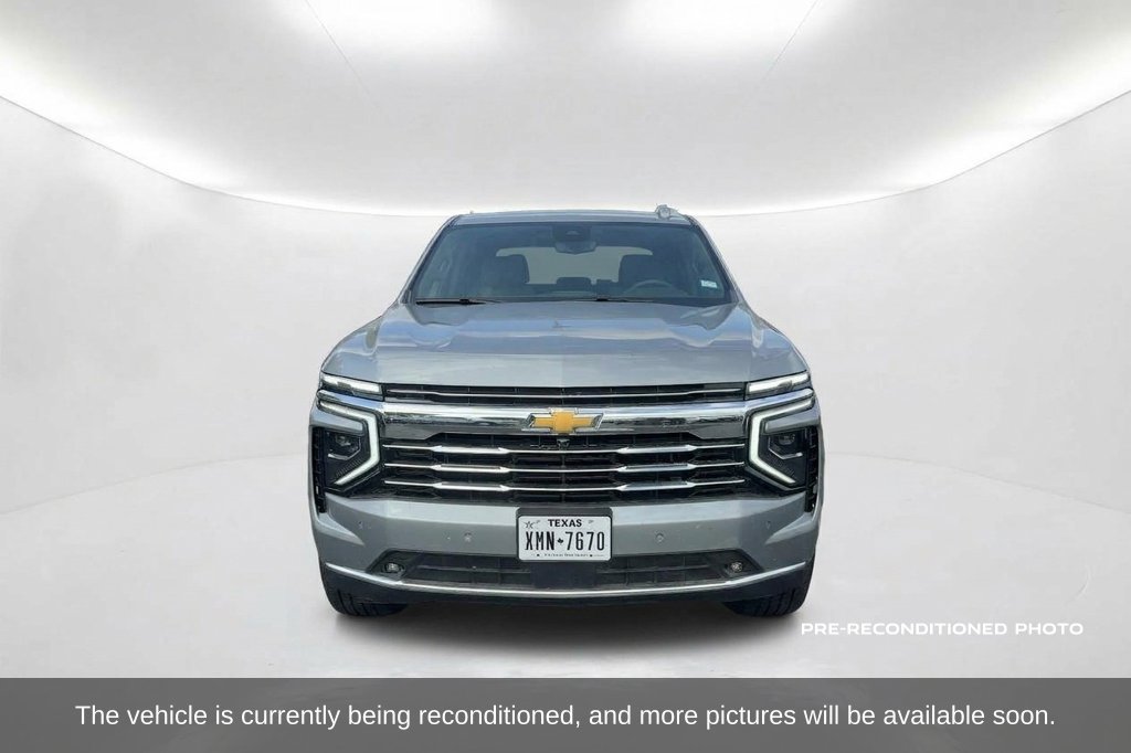 Used 2026 Chevrolet Suburban LT w/ Comfort Package AWD/4WD image 2