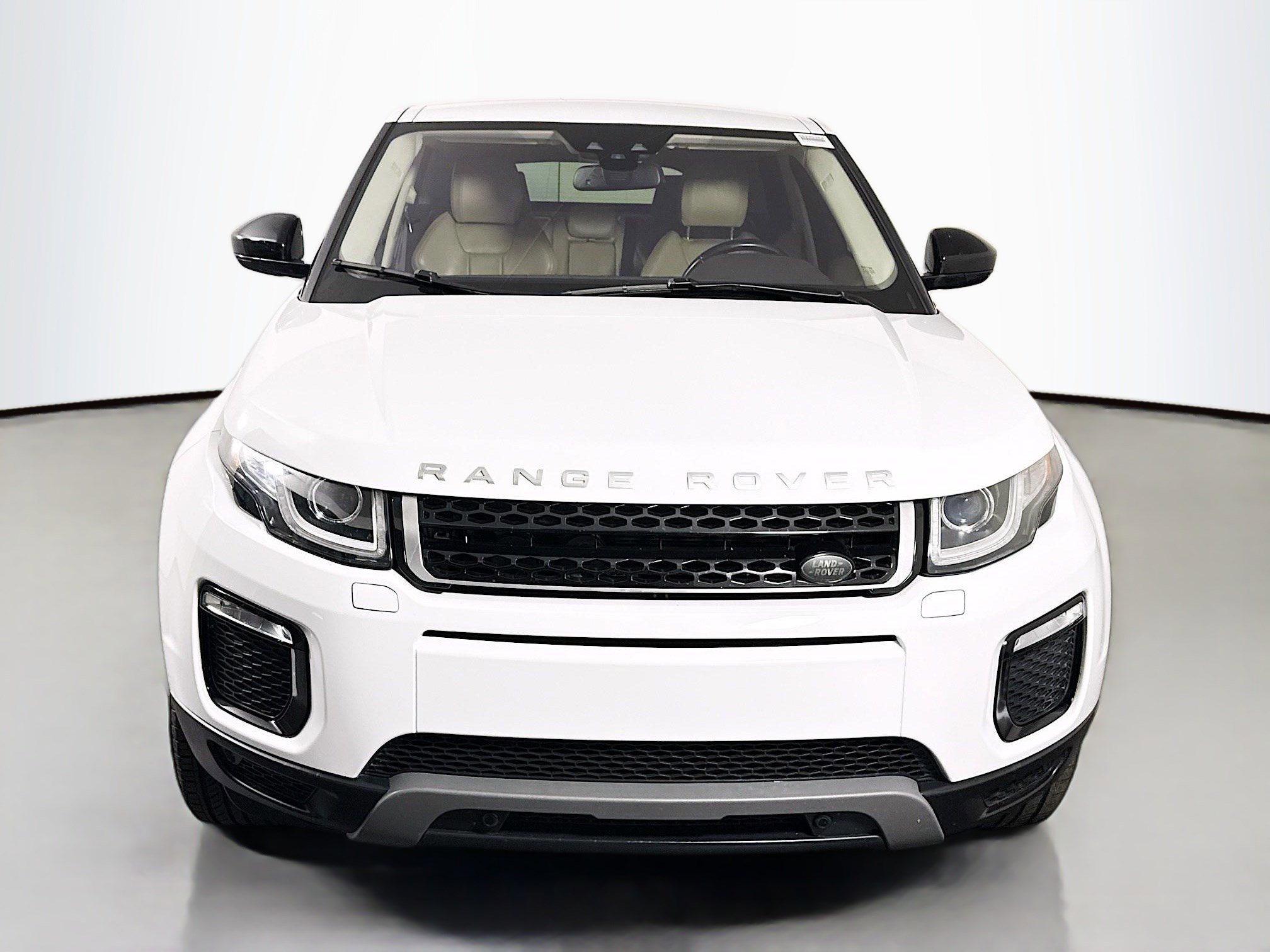 Used 2018 Land Rover Range Rover Evoque SE AWD/4WD image 2