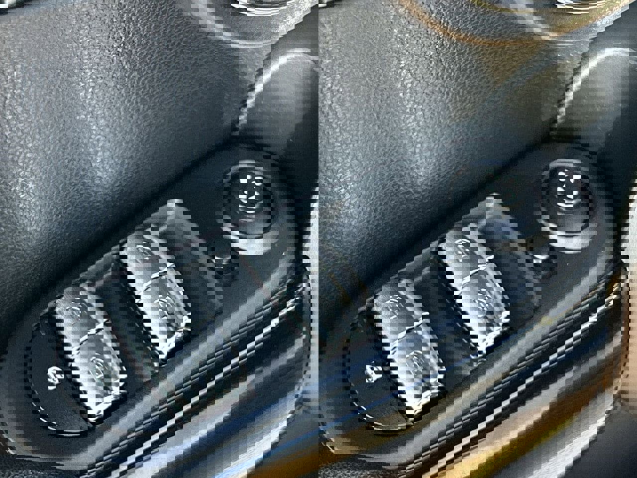 Used 2019 MINI Cooper S w/ Signature Upholstery Package image 18