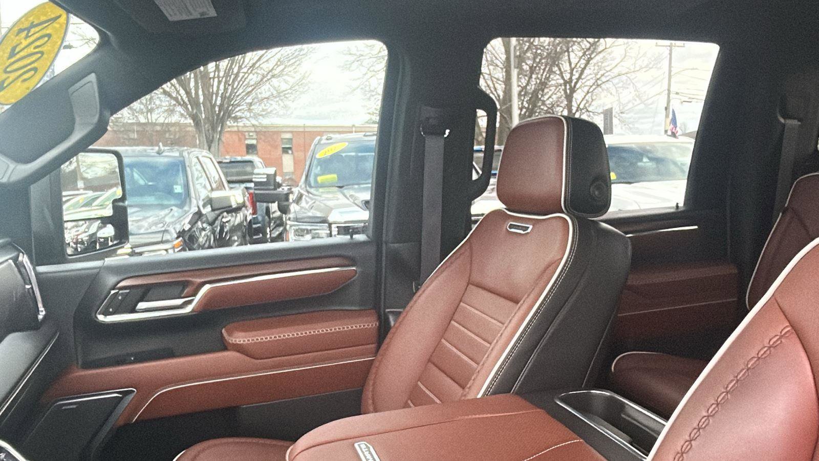 Used 2024 GMC Sierra 2500 Denali Ultimate w/ Snow Plow Prep/Camper Package image 30