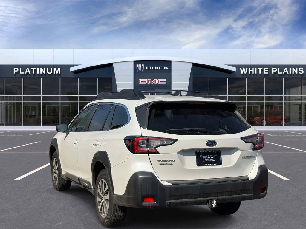 Used 2024 Subaru Outback Premium image 4