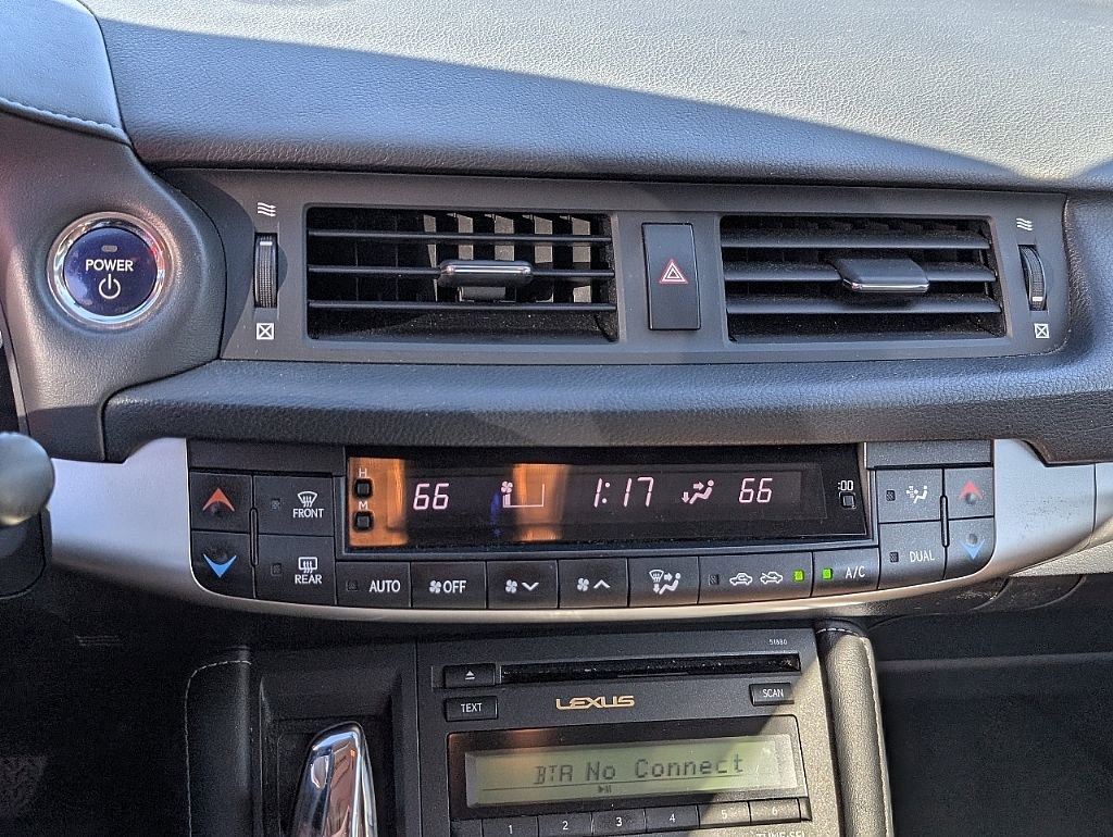 Used 2013 Lexus CT 200h image 28