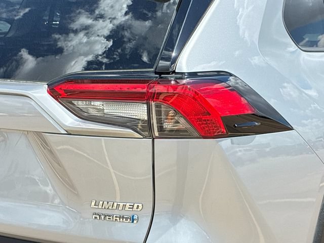 Used 2020 Toyota RAV4 Limited AWD/4WD image 30
