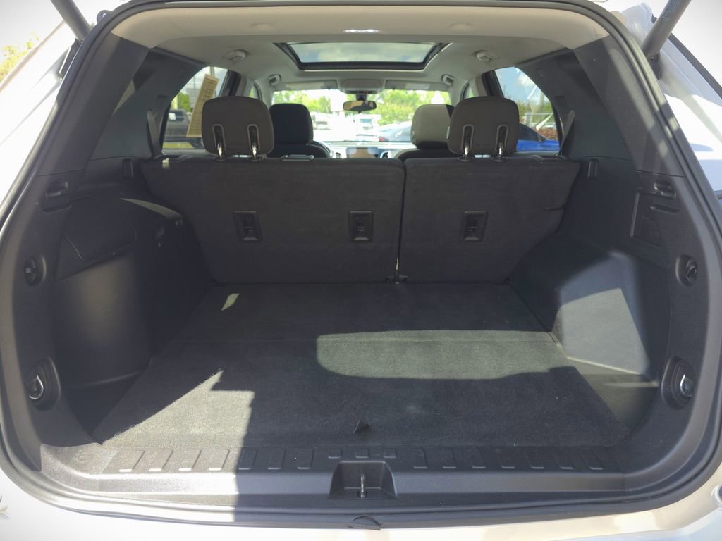 Used 2018 Chevrolet Equinox LT w/ Sun & Infotainment Package image 22