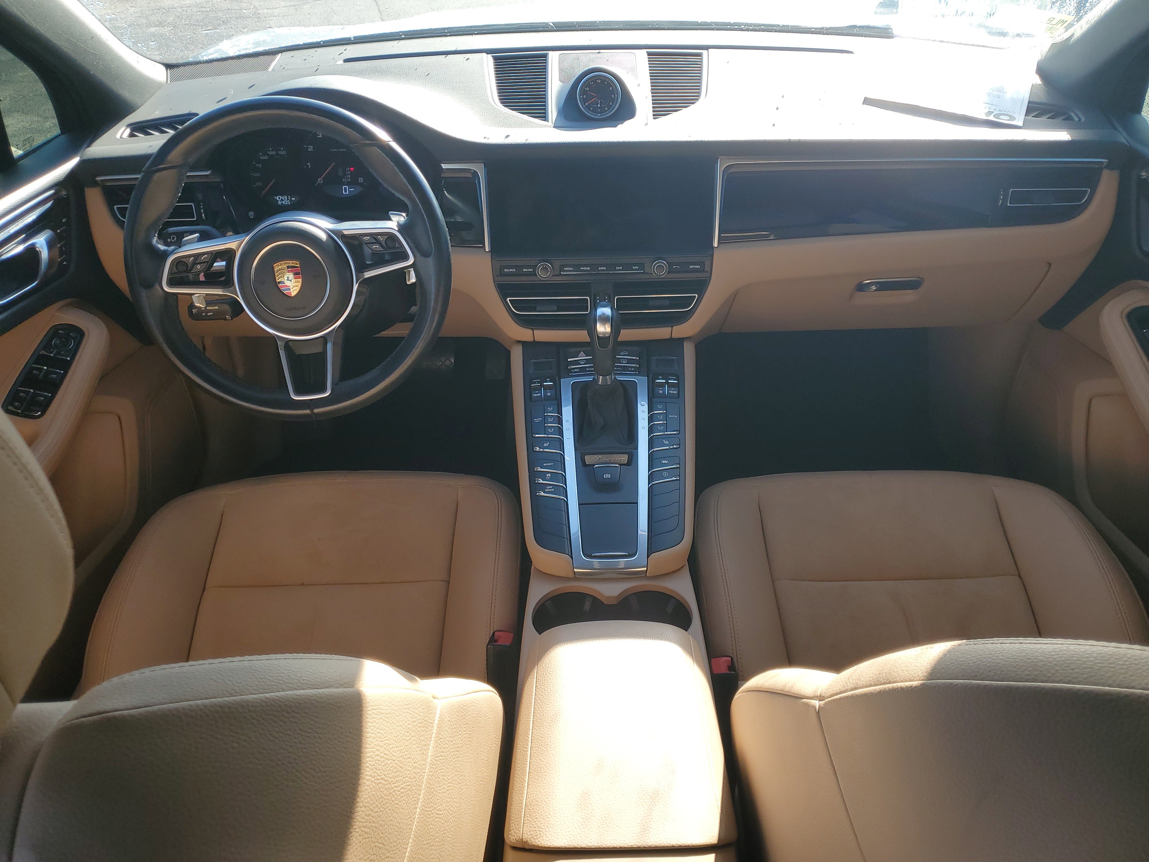 Used 2021 Porsche Macan image 16