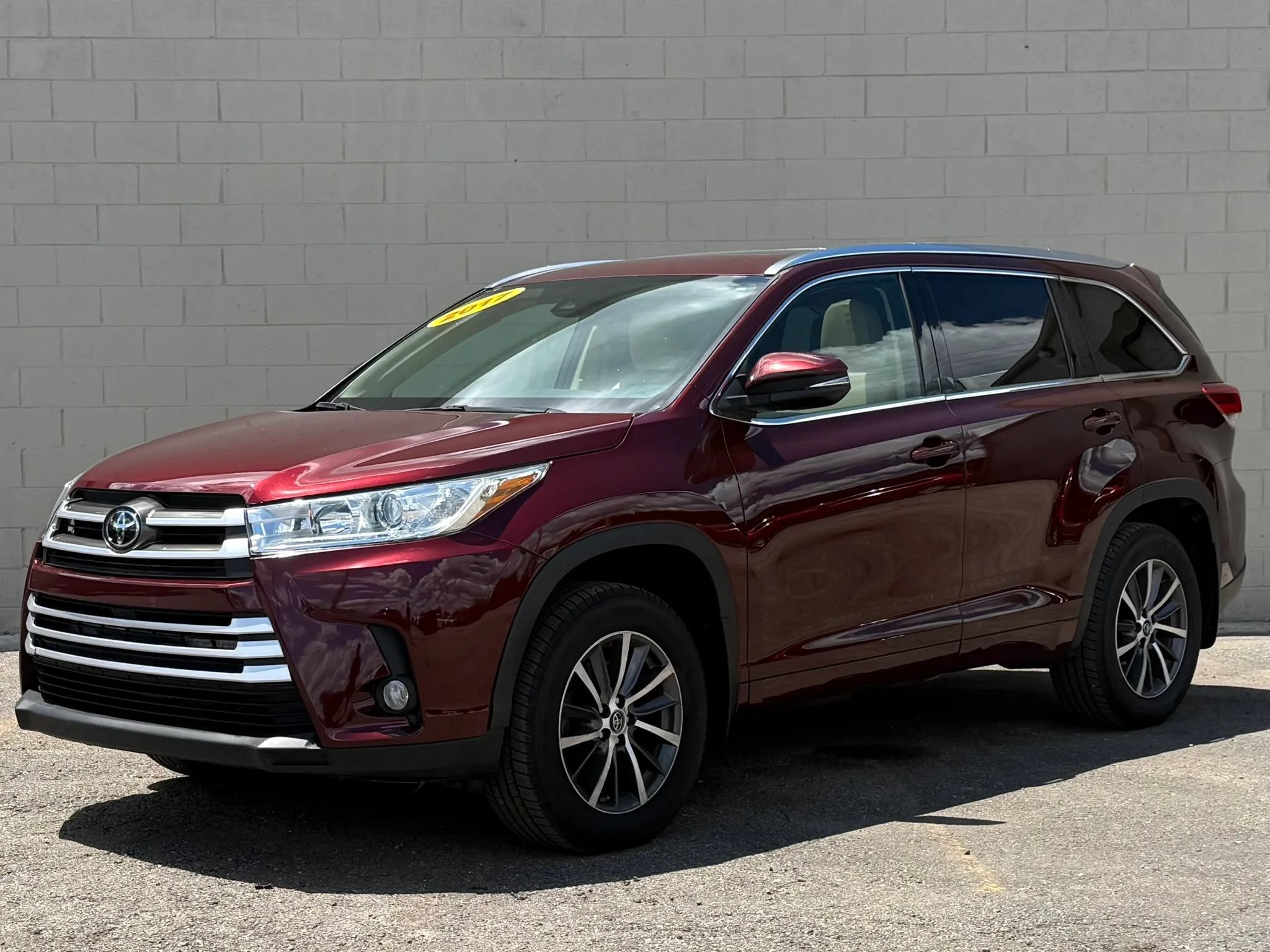 Used 2017 Toyota Highlander XLE w/ Carpet Mat Package