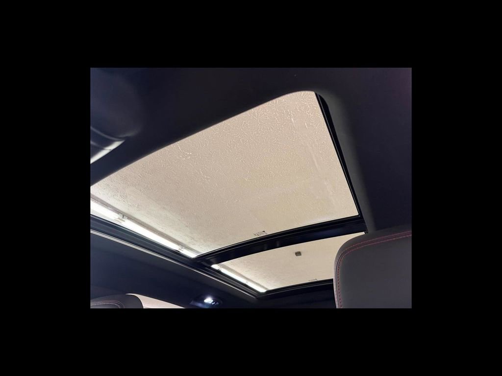 Used 2022 Chevrolet Equinox RS w/ Infotainment Package image 27