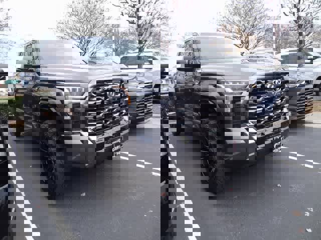 Used 2023 Toyota Tundra Platinum image 3