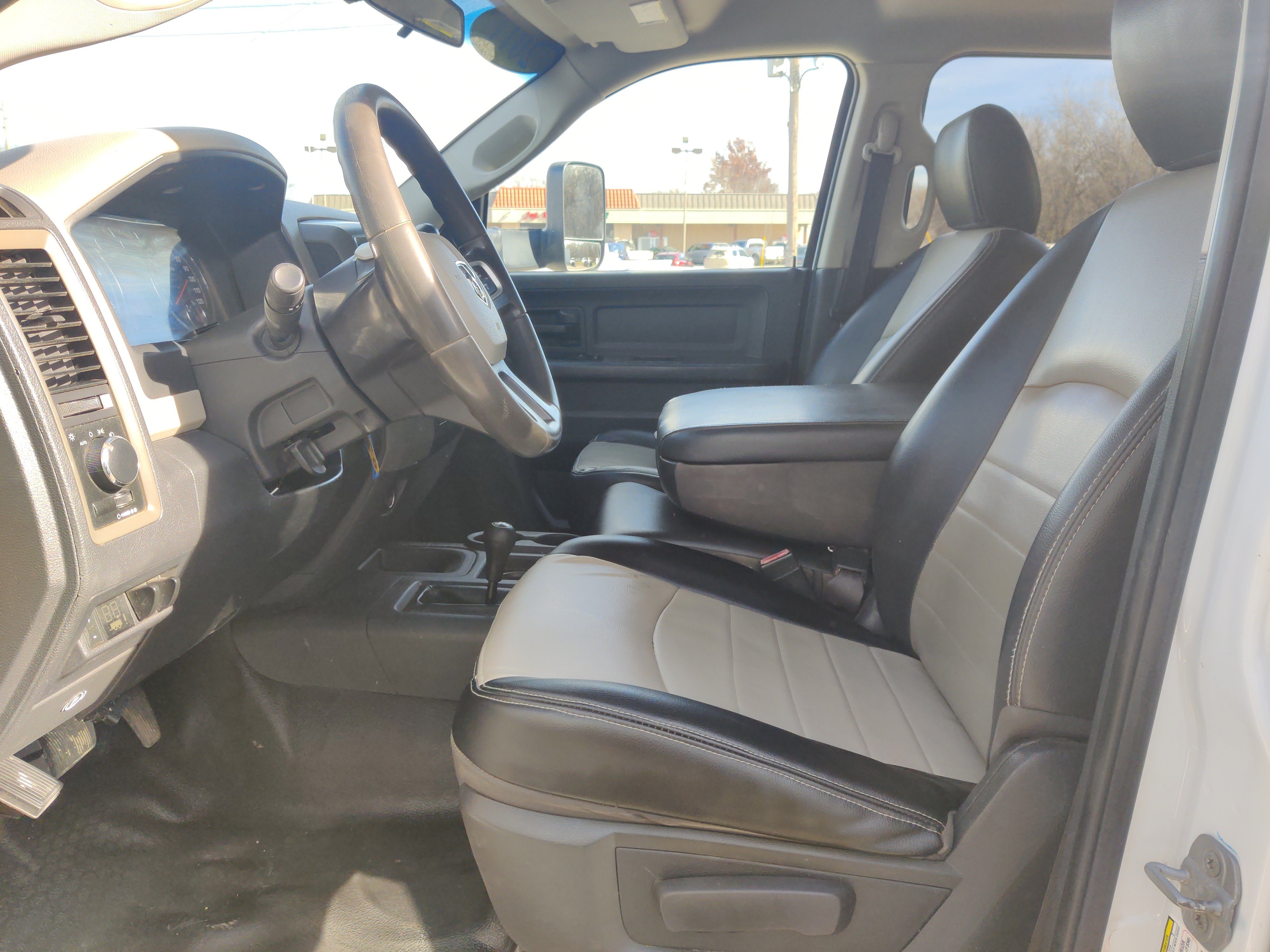 Used 2011 RAM 5500 4x4 Crew Cab image 18