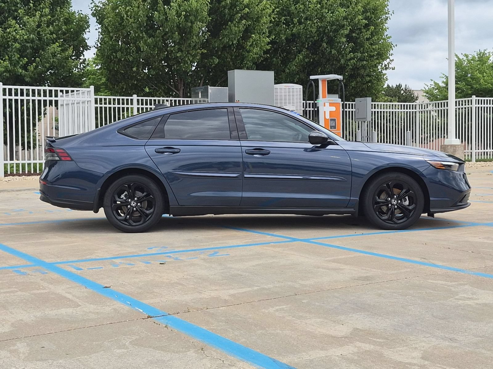 Certified 2025 Honda Accord SE image 5