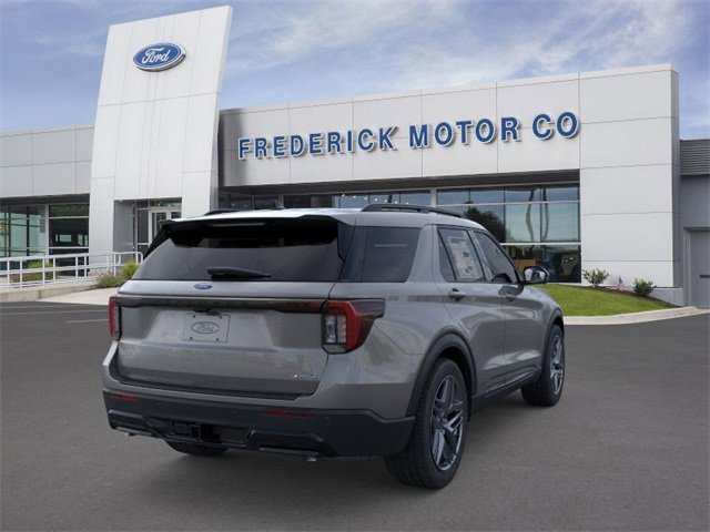 New 2026 Ford Explorer ST-Line w/ ST-Line Street Pack image 8