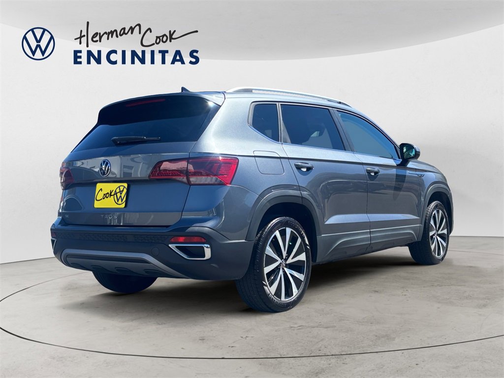 Certified 2024 Volkswagen Taos SE image 5