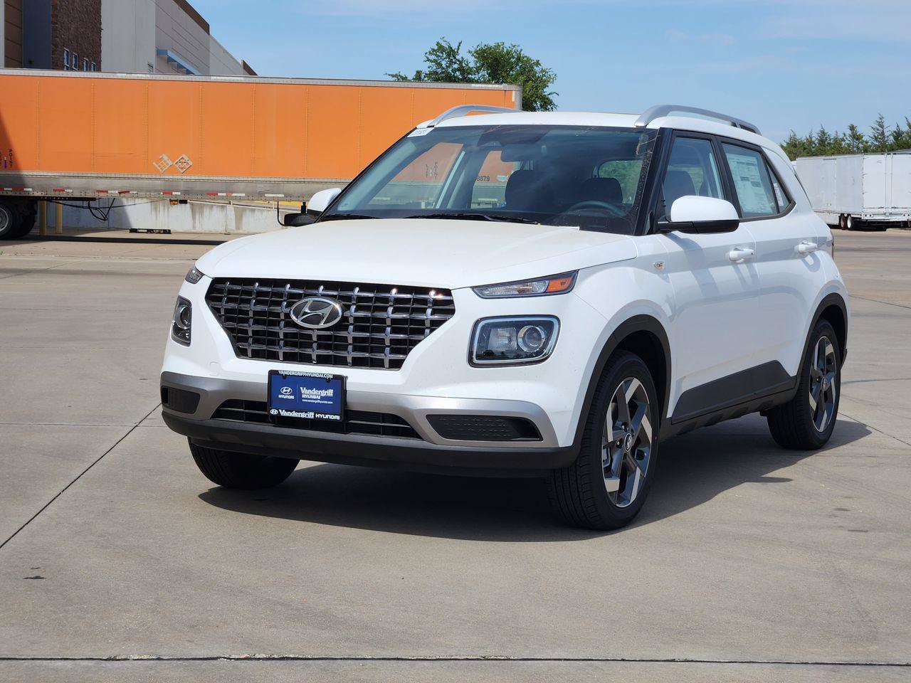 New 2026 Hyundai Venue SEL FWD image 2