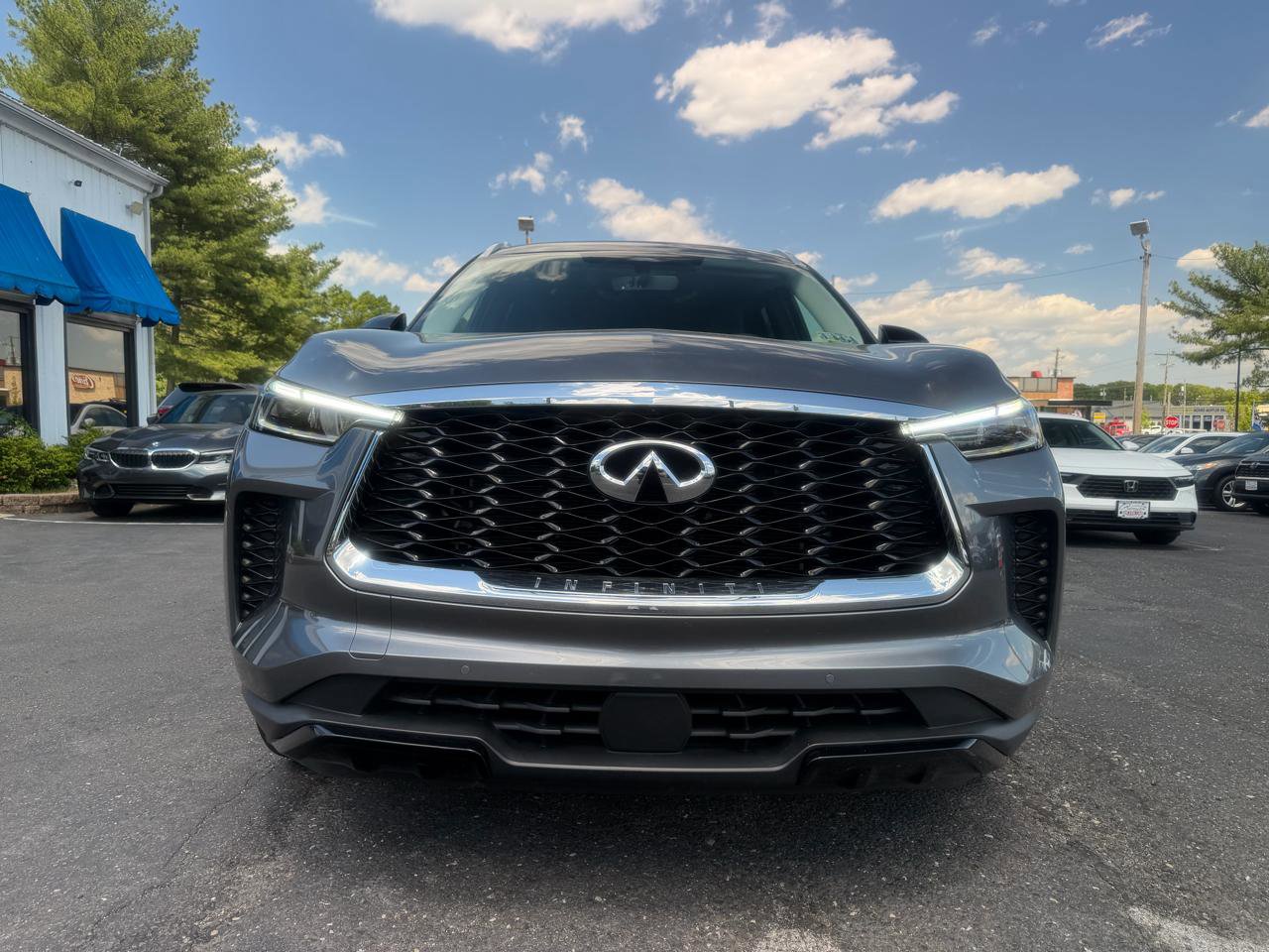 Used 2023 INFINITI QX60 Luxe AWD/4WD image 2