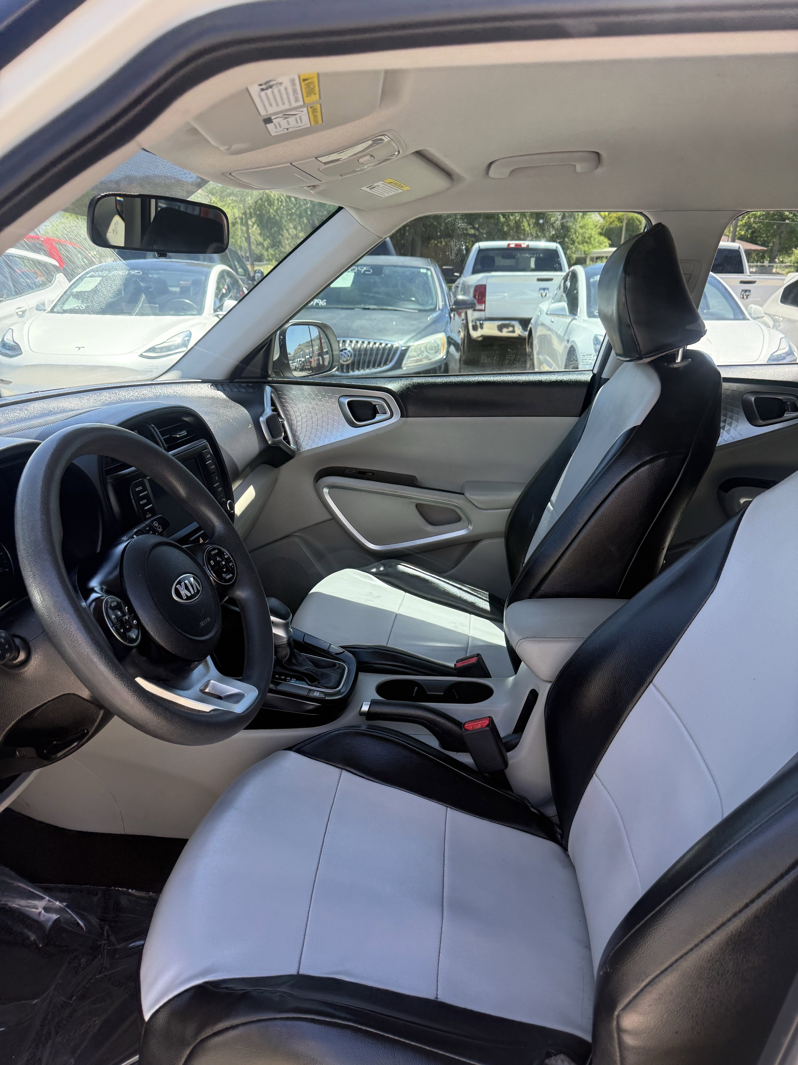 Used 2021 Kia Soul LX FWD image 12