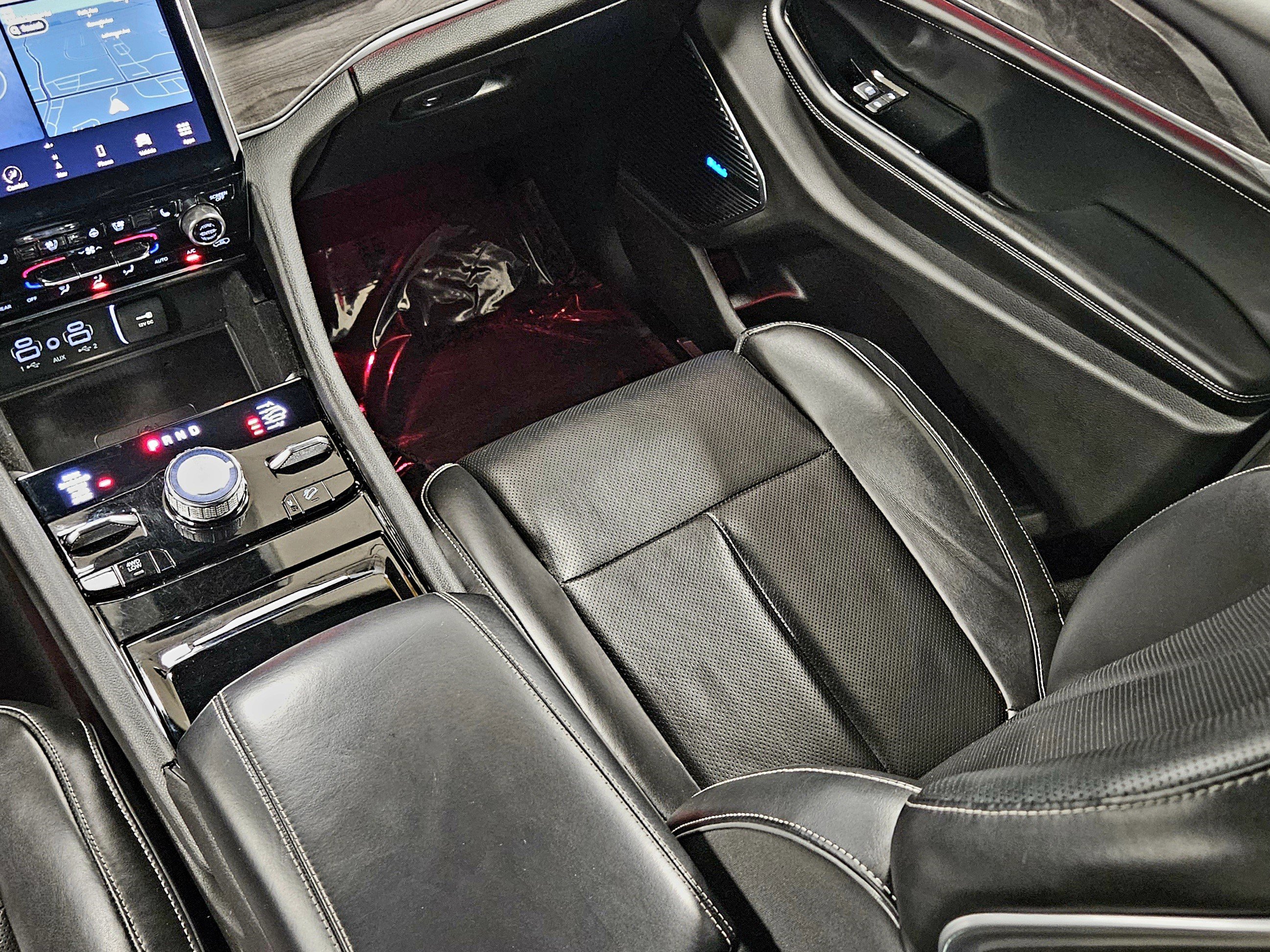 Used 2022 Jeep Grand Cherokee Overland w/ Luxury Tech Group IV image 14