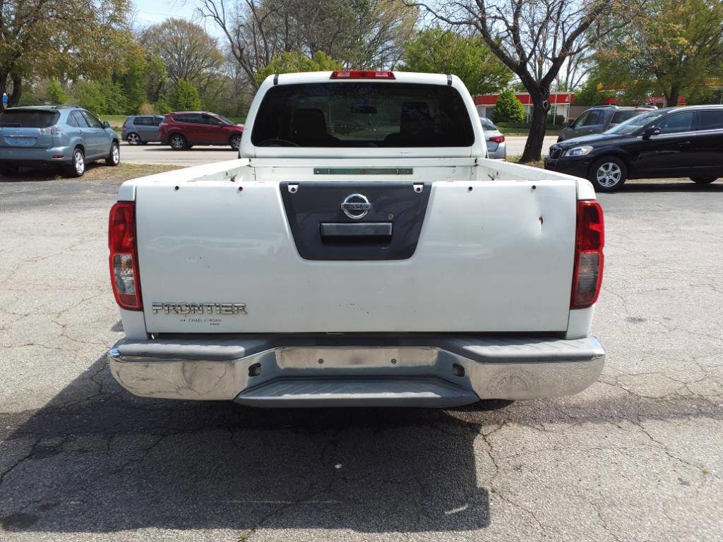 Used 2013 Nissan Frontier S image 4