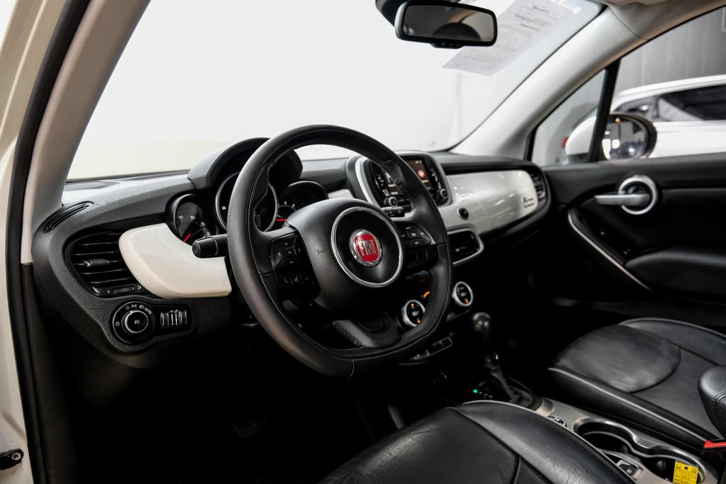 Used 2016 FIAT 500X Lounge FWD image 3