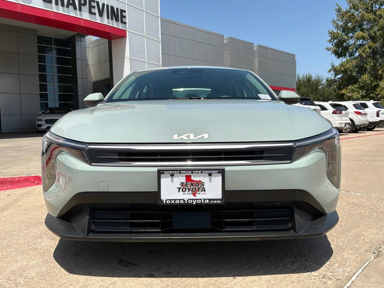 Used 2025 Kia K4 FWD image 3