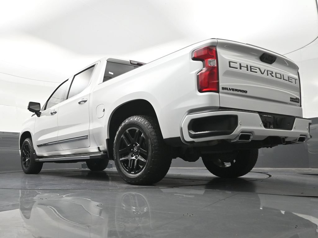 Used 2022 Chevrolet Silverado 1500 High Country w/ High Country Premium Package AWD/4WD image 26