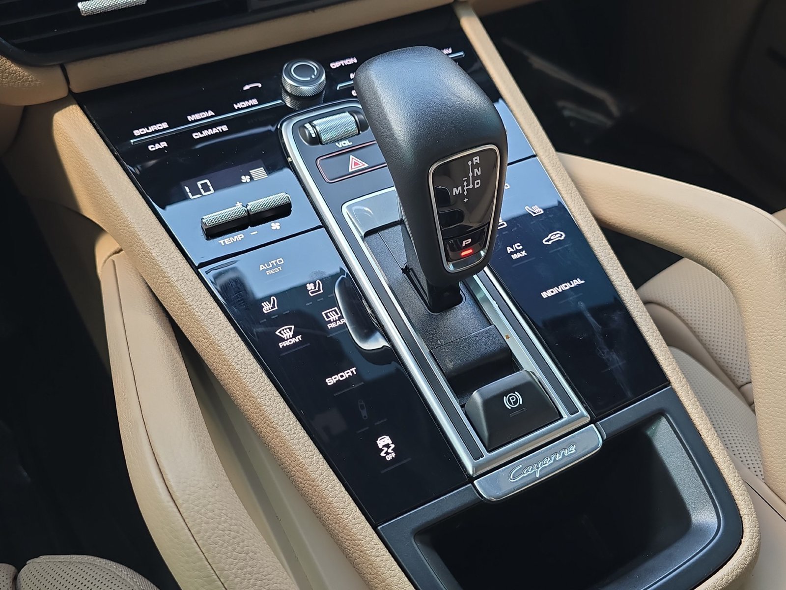 Certified 2023 Porsche Cayenne Platinum Edition AWD/4WD image 15