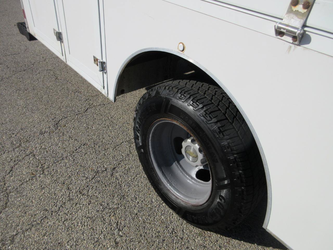 Used 2016 Chevrolet Express 3500 RWD image 13