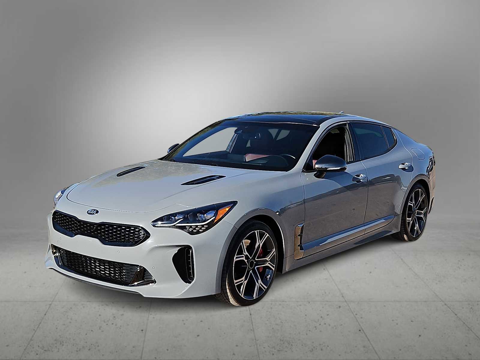 Used 2019 Kia Stinger GT2 image 4