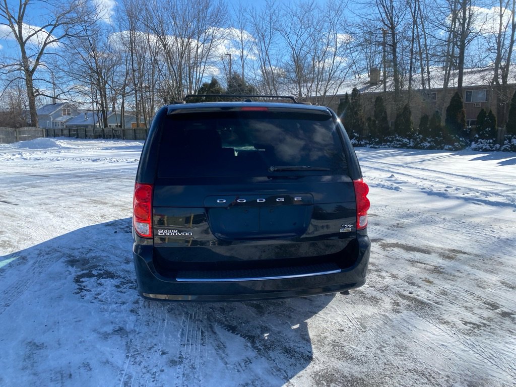 Used 2016 Dodge Grand Caravan R/T image 4