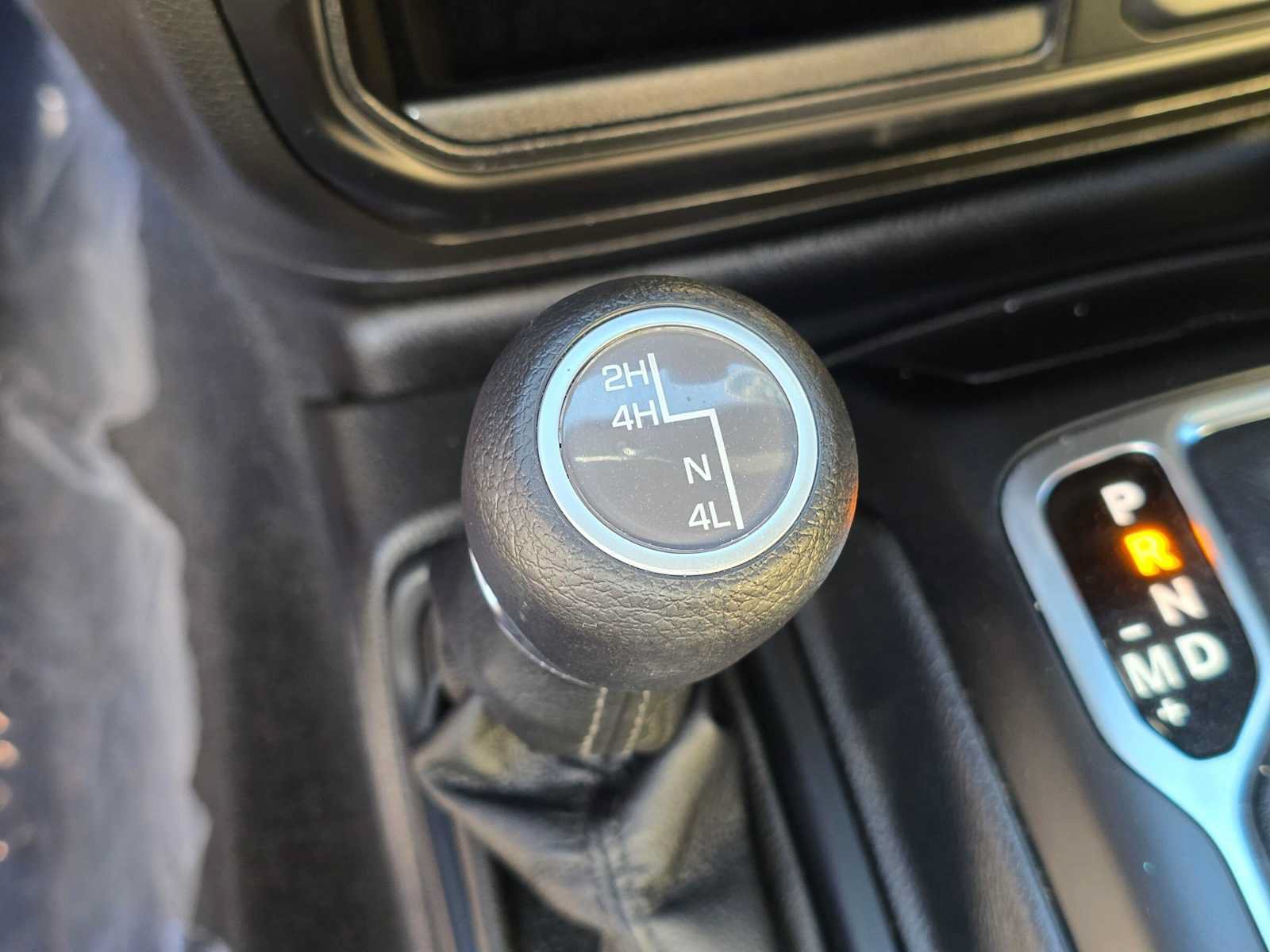 Used 2023 Jeep Gladiator Sport AWD/4WD image 35