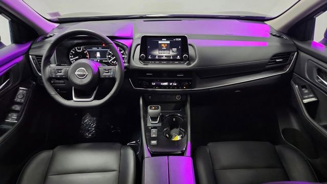 Used 2024 Nissan Rogue SV w/ SV Premium Package image 18