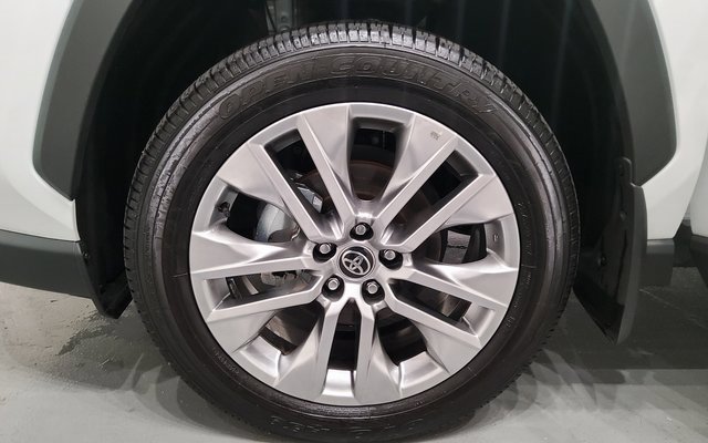 Used 2025 Toyota RAV4 XLE Premium image 41